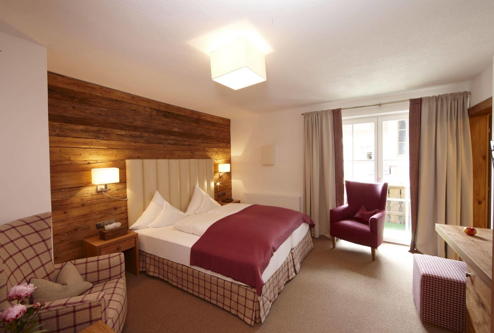 Hotel Gridlon เพทท์นอย อัม อาร์ลแบร์ก ภายนอก รูปภาพ