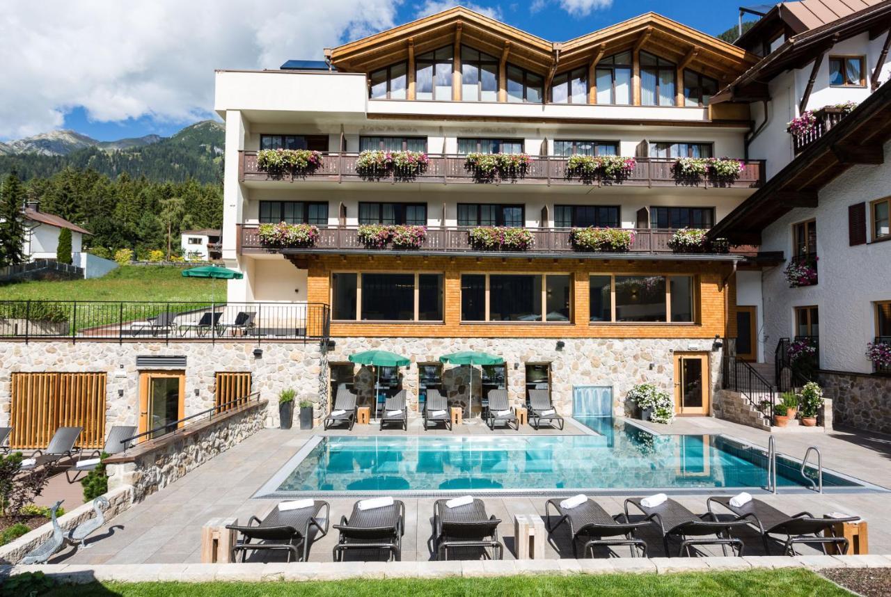 Hotel Gridlon เพทท์นอย อัม อาร์ลแบร์ก ภายนอก รูปภาพ